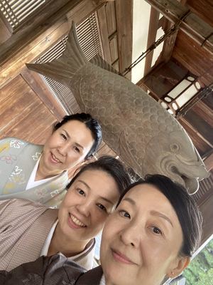 萬福寺にて女子3ショット