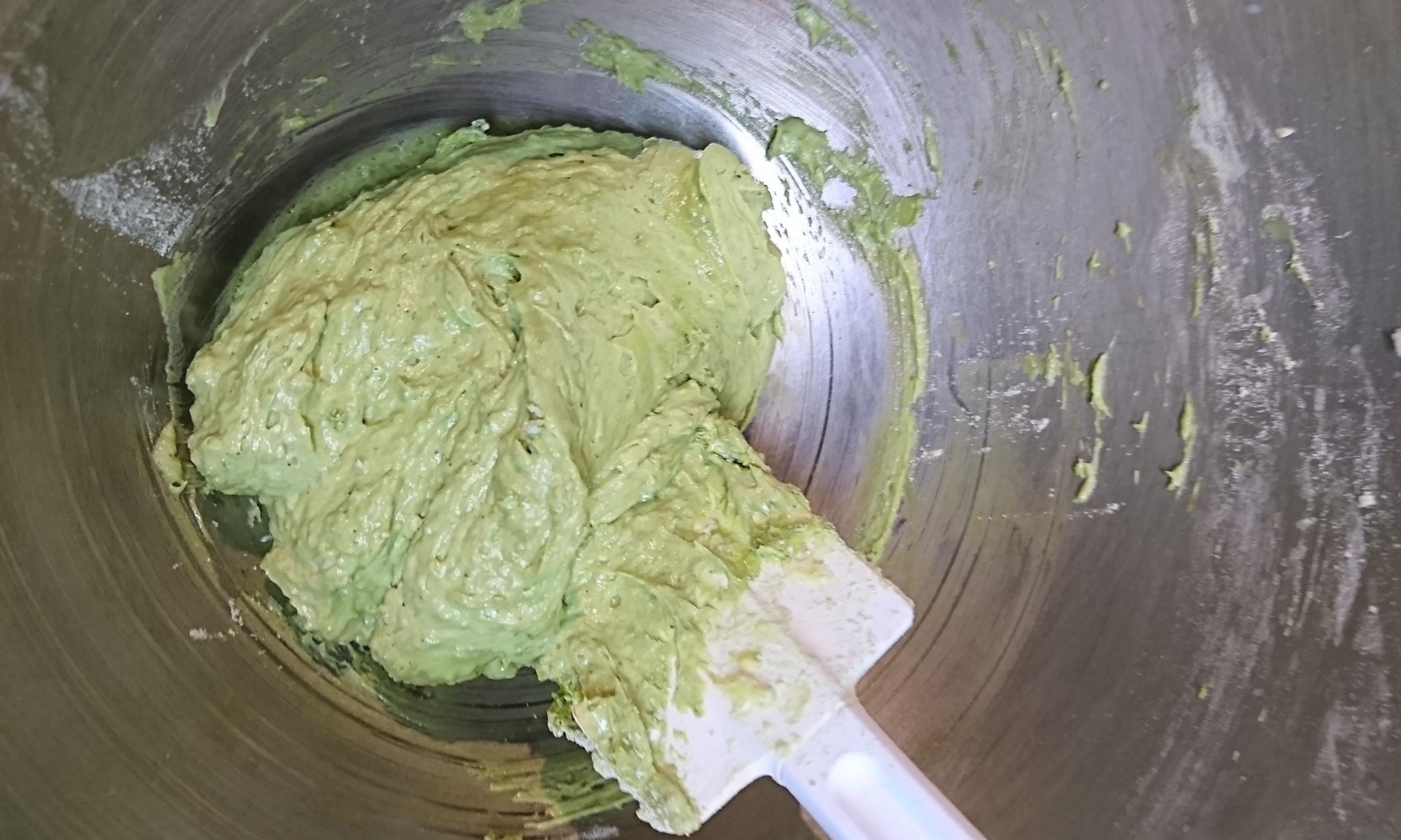 完成した生地がボウルに入っています。