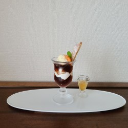 珈琲ゼリー&ソルベ&ビスケットのグラスに入ったバフェ