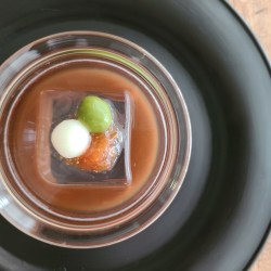 ガラスの器に入った小豆しるこ菓子