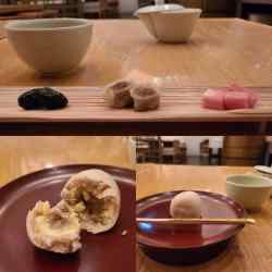 栗の上用饅頭と茶、茶菓子三品が並んでいる