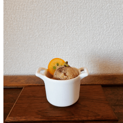 白カップにジェラートと金柑スライス