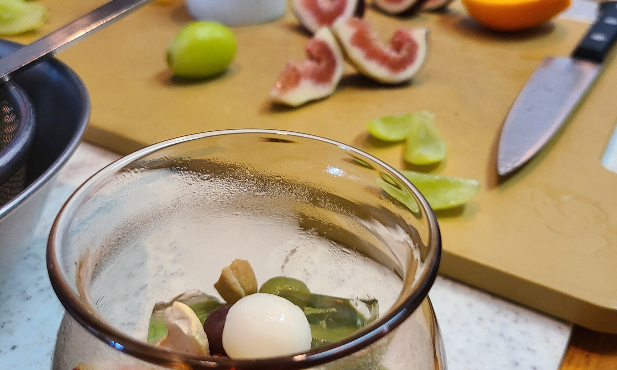 9月セゾンスイーツが盛り付け作業風景